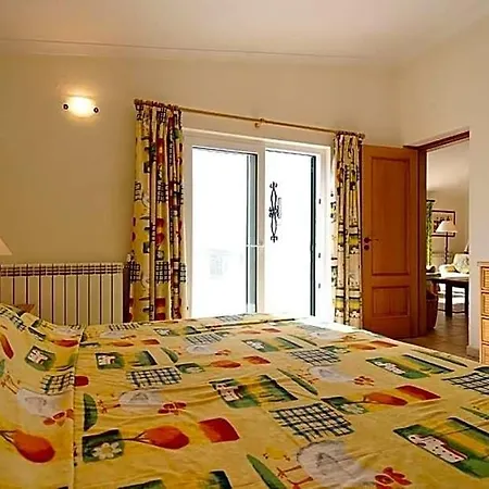 Sleeps 8 Pool Wifi Lagos