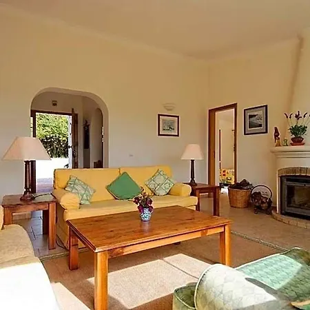Villa Sleeps 8 Pool Wifi *